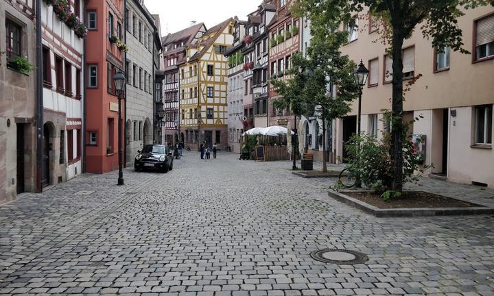 Finyas Taverne in der Altstadt